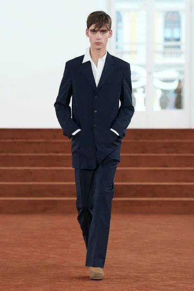 Look 7